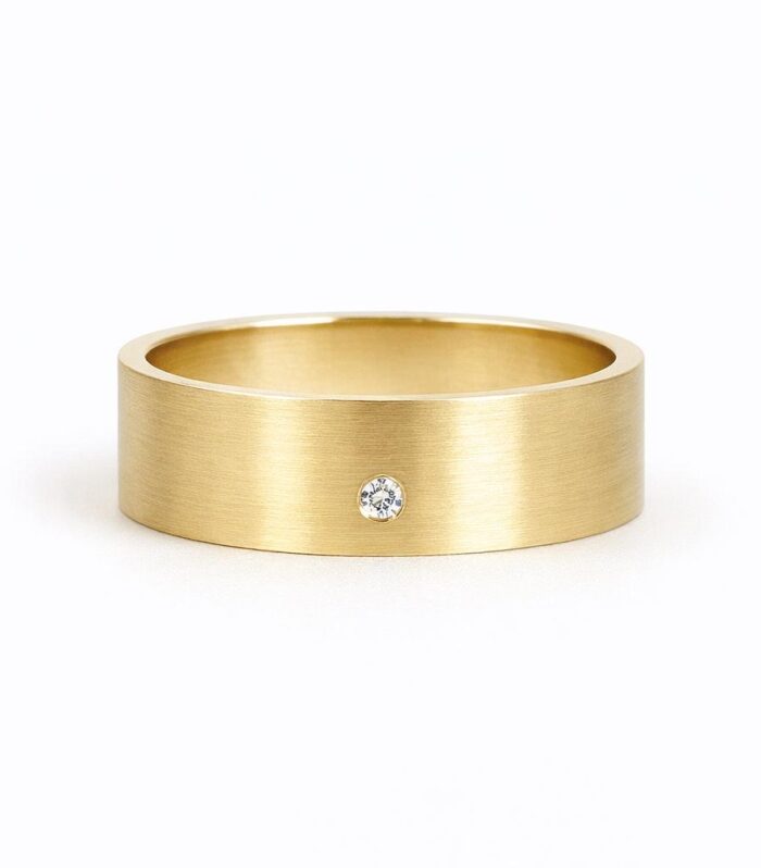 Gold wedding band