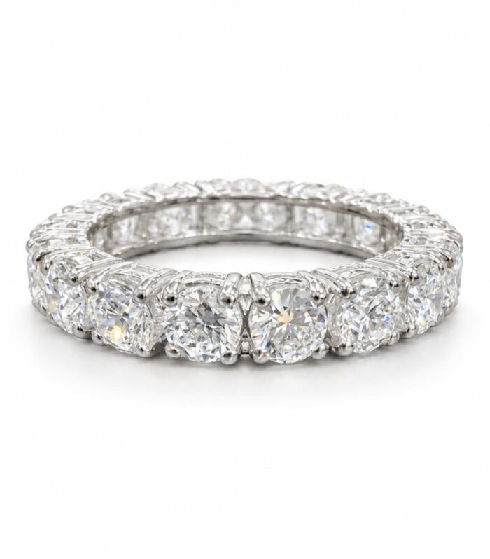 Diamond wedding band